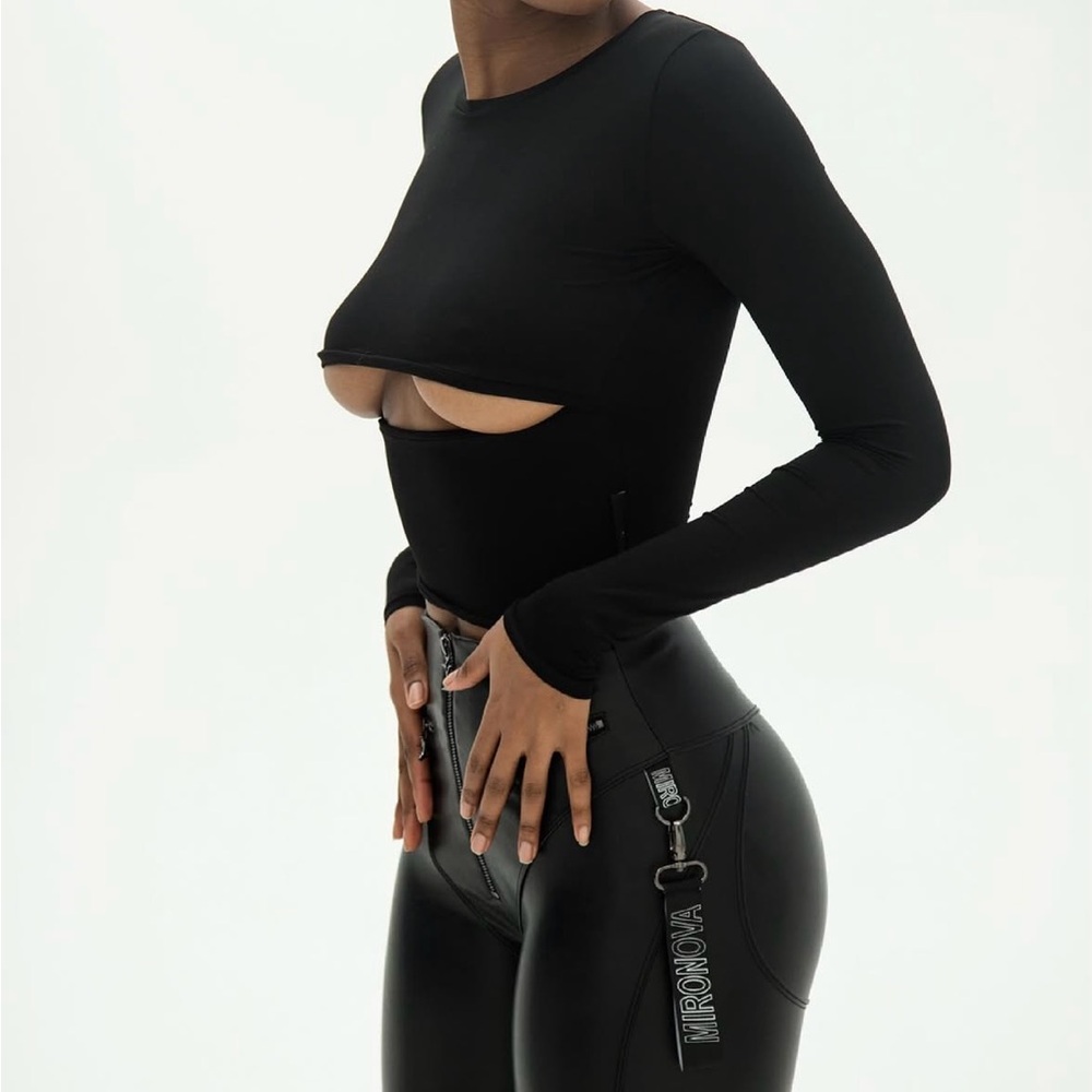 IRNBY Charlotte Black Long Sleeve Cut-Out Top